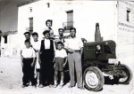 FAMILIA CERVIGON Y TRACTOR LANZ.jpg